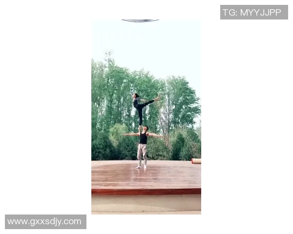 滑板与梦想交织的旅程:赵芳的深度对话与人生启示 滑板与梦想交织的旅程:赵芳的深度对话与人生启示