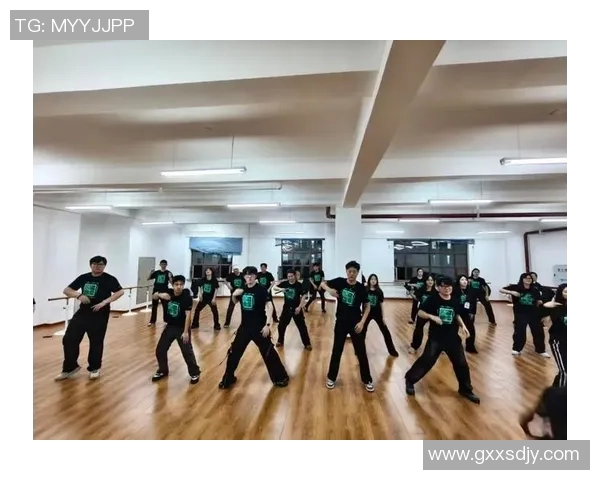 成都街舞队如何通过团队协作变革引领街舞热潮与文化发展